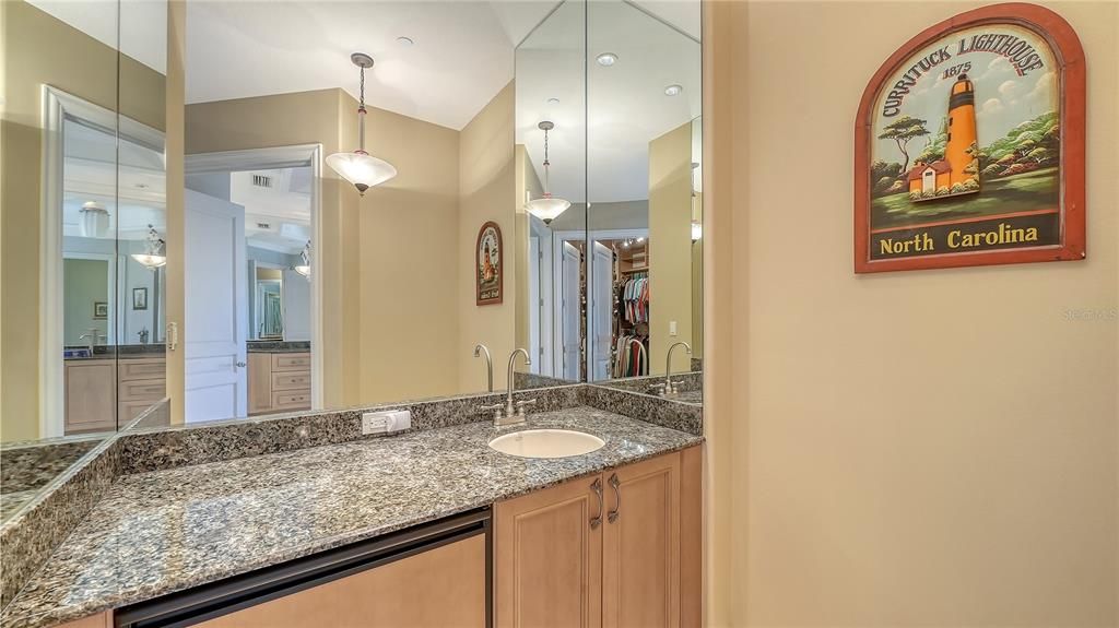 For Sale: $6,995,000 (4 beds, 4 baths, 5987 Square Feet)