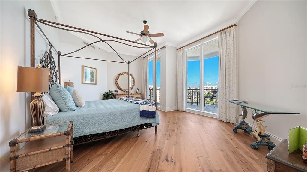 For Sale: $6,995,000 (4 beds, 4 baths, 5987 Square Feet)
