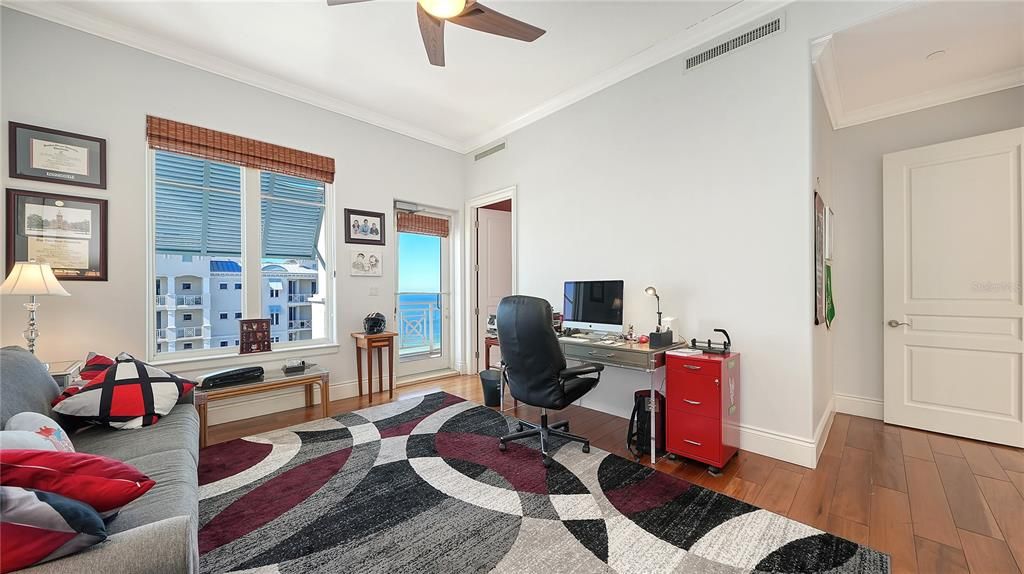 For Sale: $6,995,000 (4 beds, 4 baths, 5987 Square Feet)