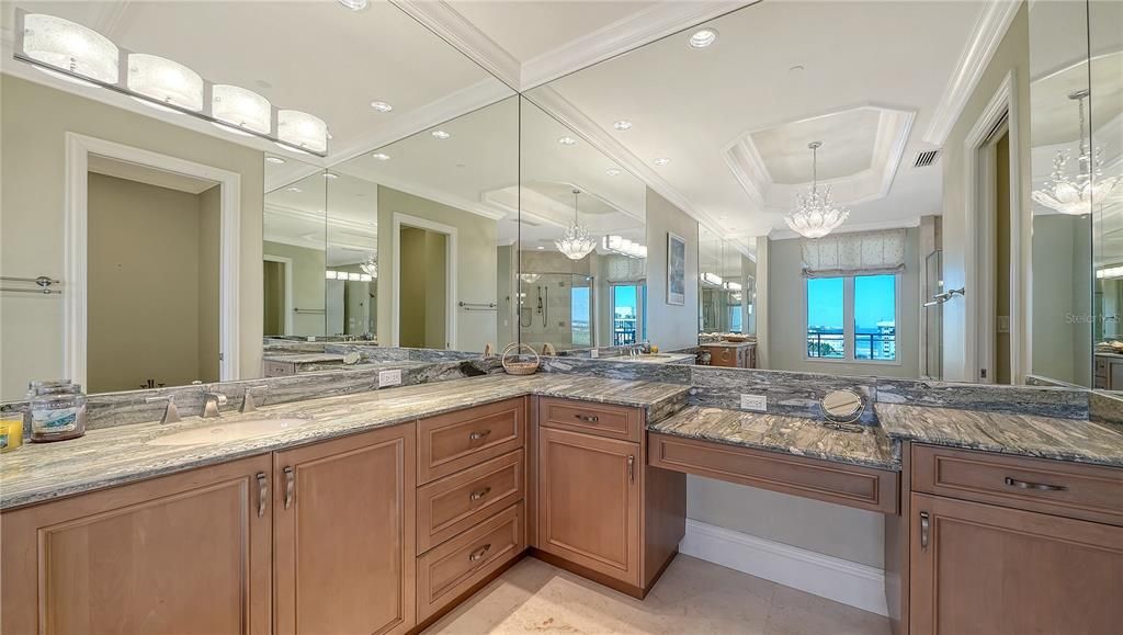 For Sale: $6,995,000 (4 beds, 4 baths, 5987 Square Feet)