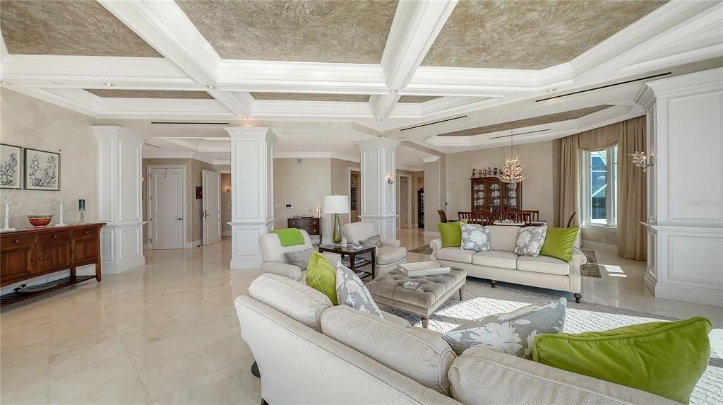 For Sale: $6,995,000 (4 beds, 4 baths, 5987 Square Feet)