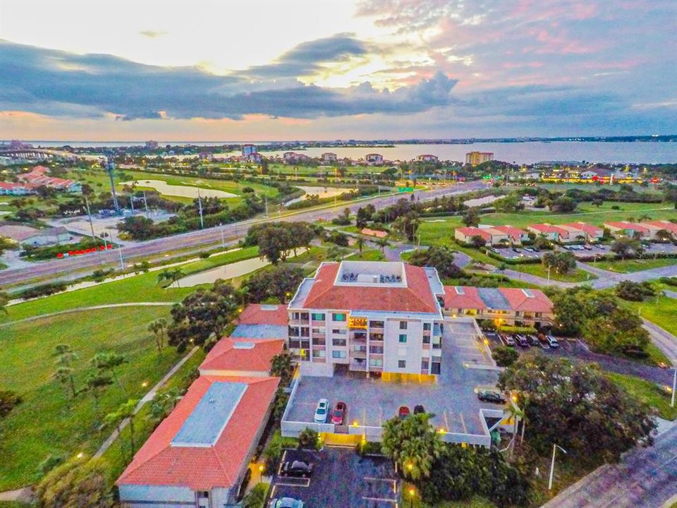 For Rent: $2,500 (1 beds, 1 baths, 780 Square Feet)