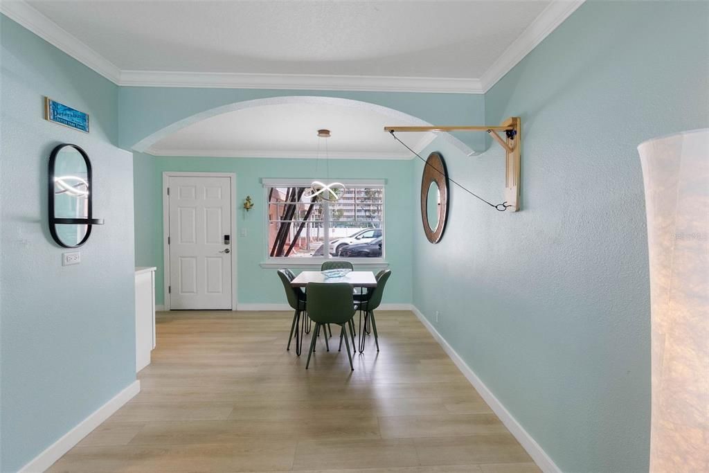 En Venta: $394,000 (1 camas, 1 baños, 735 Pies cuadrados)