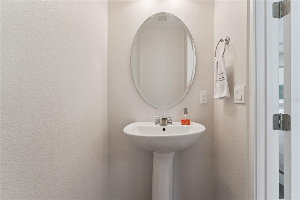 En Venta: $529,000 (3 camas, 3 baños, 2187 Pies cuadrados)