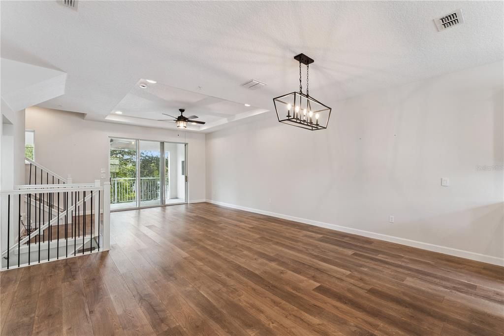 En Venta: $529,000 (3 camas, 3 baños, 2187 Pies cuadrados)
