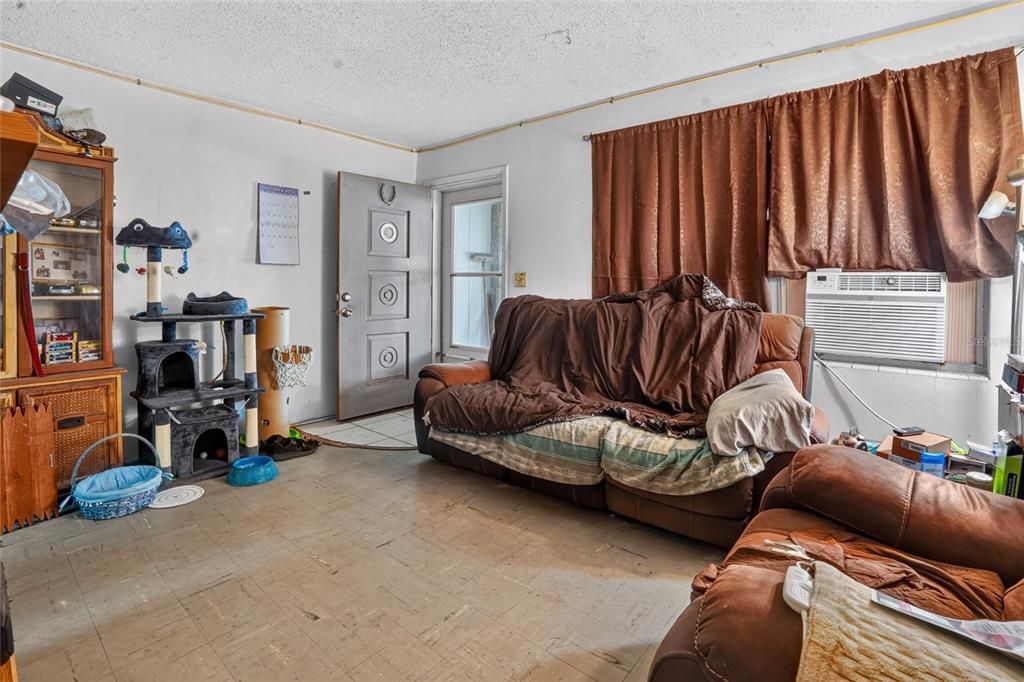На продажу: $120,000 (3 спален, 1 ванн, 953 Квадратных фут)