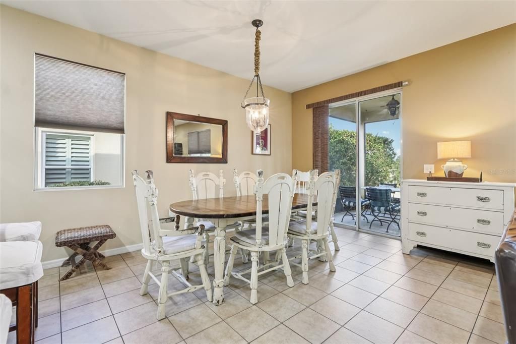 En Venta: $315,900 (4 camas, 2 baños, 1686 Pies cuadrados)