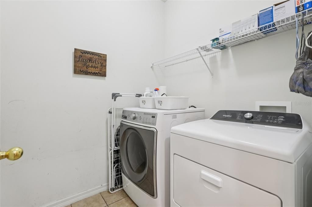 En Venta: $315,900 (4 camas, 2 baños, 1686 Pies cuadrados)