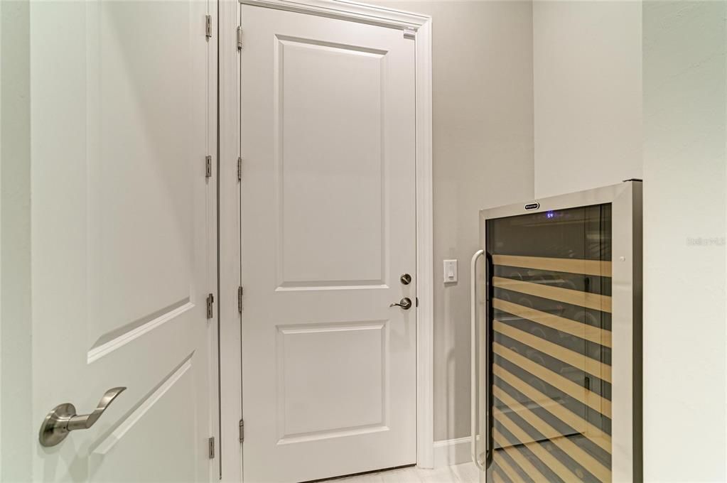 For Sale: $850,000 (3 beds, 3 baths, 2851 Square Feet)