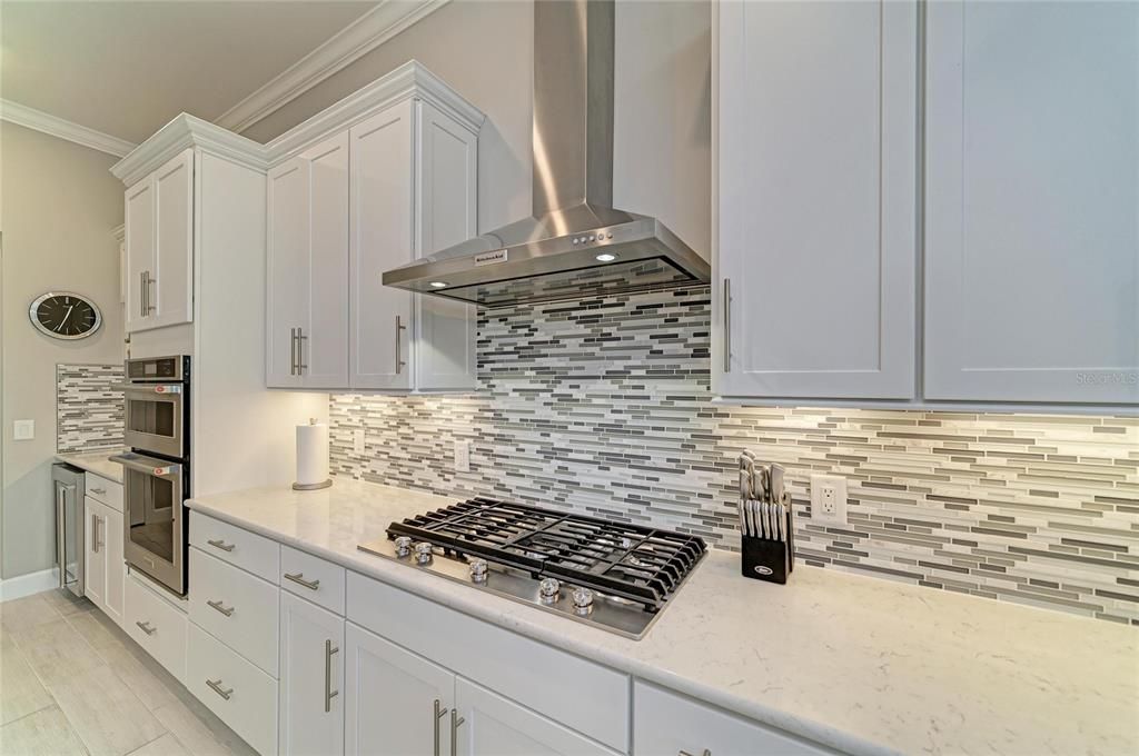 For Sale: $850,000 (3 beds, 3 baths, 2851 Square Feet)