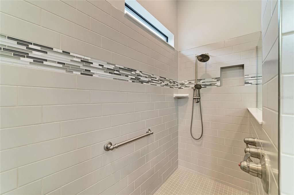 For Sale: $850,000 (3 beds, 3 baths, 2851 Square Feet)