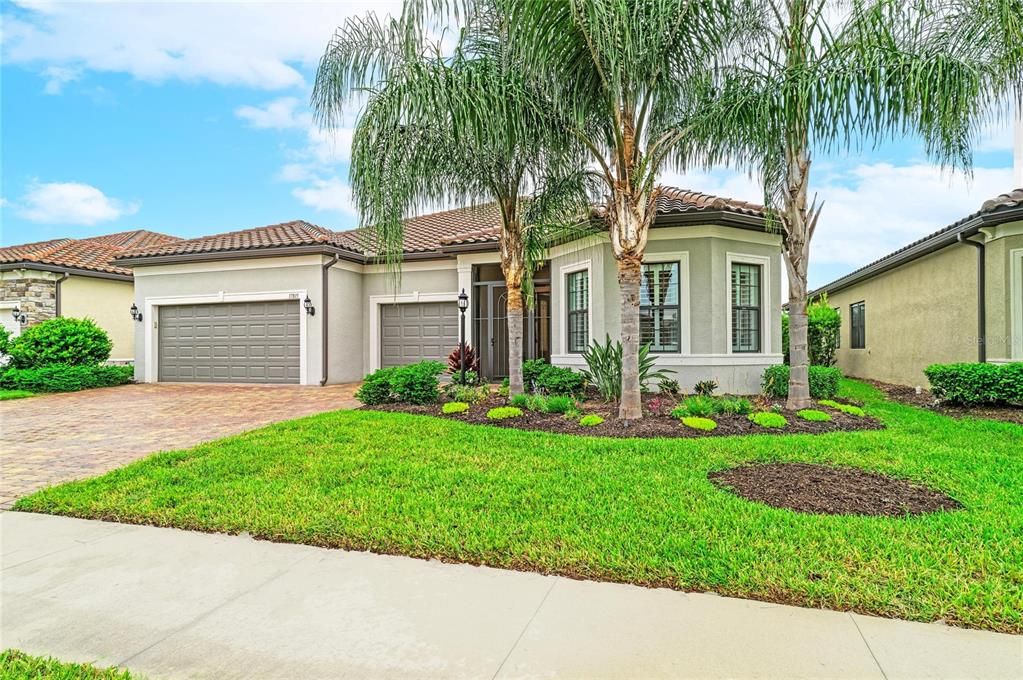 For Sale: $850,000 (3 beds, 3 baths, 2851 Square Feet)