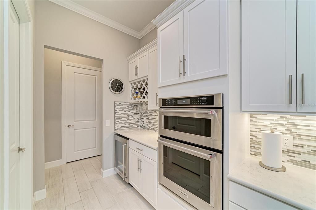 For Sale: $850,000 (3 beds, 3 baths, 2851 Square Feet)