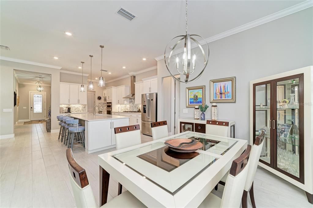 For Sale: $850,000 (3 beds, 3 baths, 2851 Square Feet)