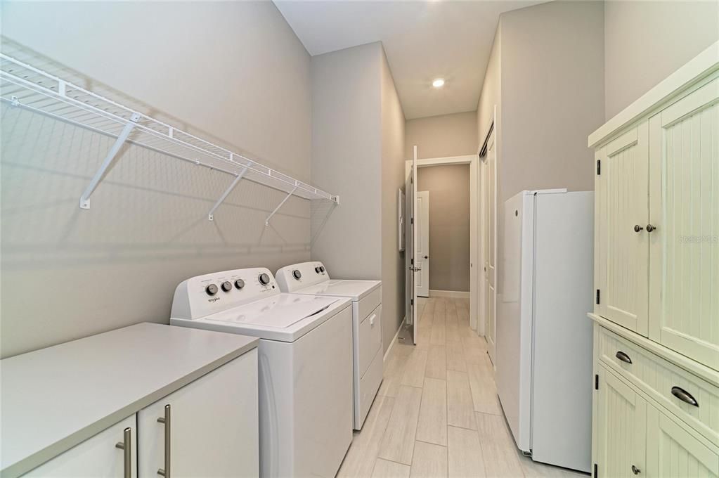 For Sale: $850,000 (3 beds, 3 baths, 2851 Square Feet)