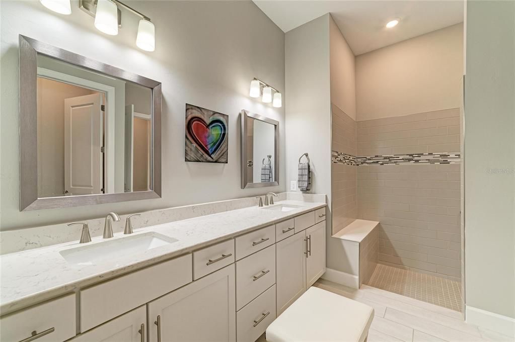 For Sale: $850,000 (3 beds, 3 baths, 2851 Square Feet)
