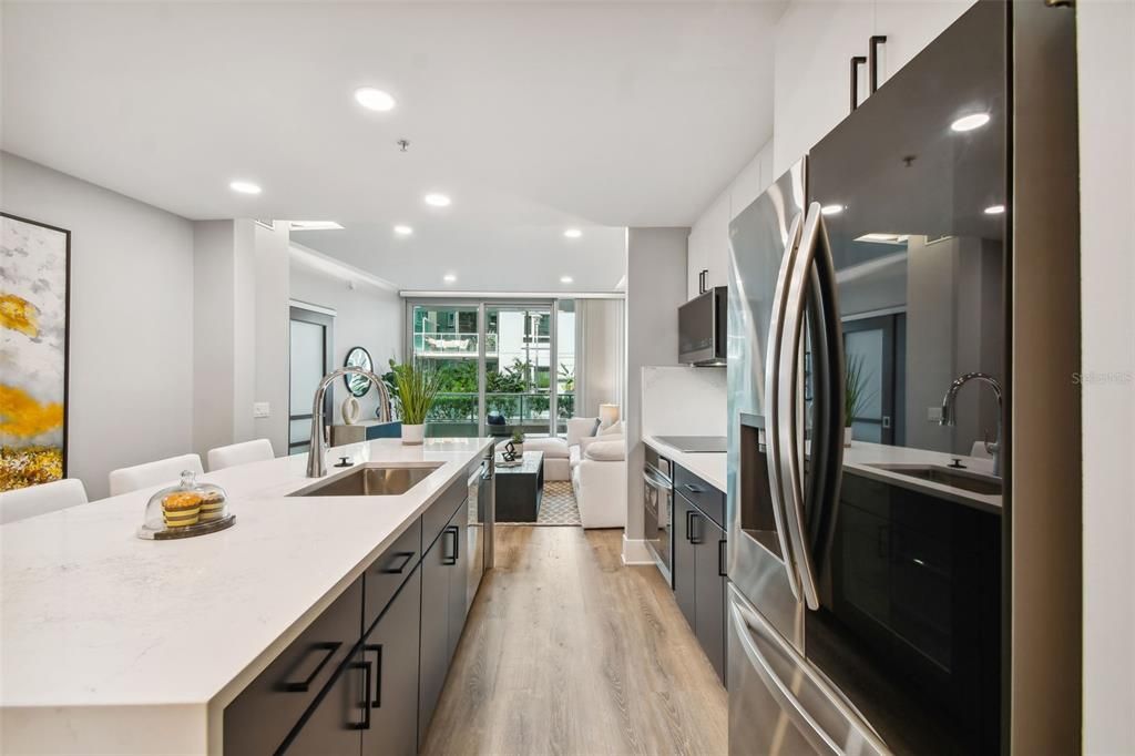 В аренду: $3,900 (2 спален, 2 ванн, 1237 Квадратных фут)