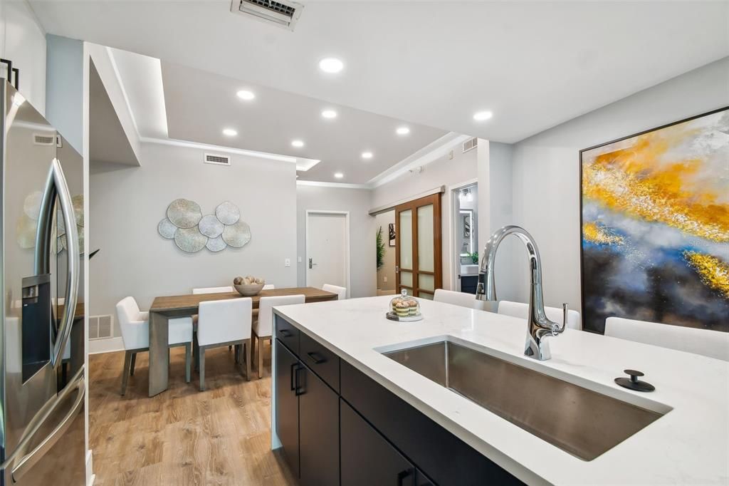 В аренду: $3,900 (2 спален, 2 ванн, 1237 Квадратных фут)