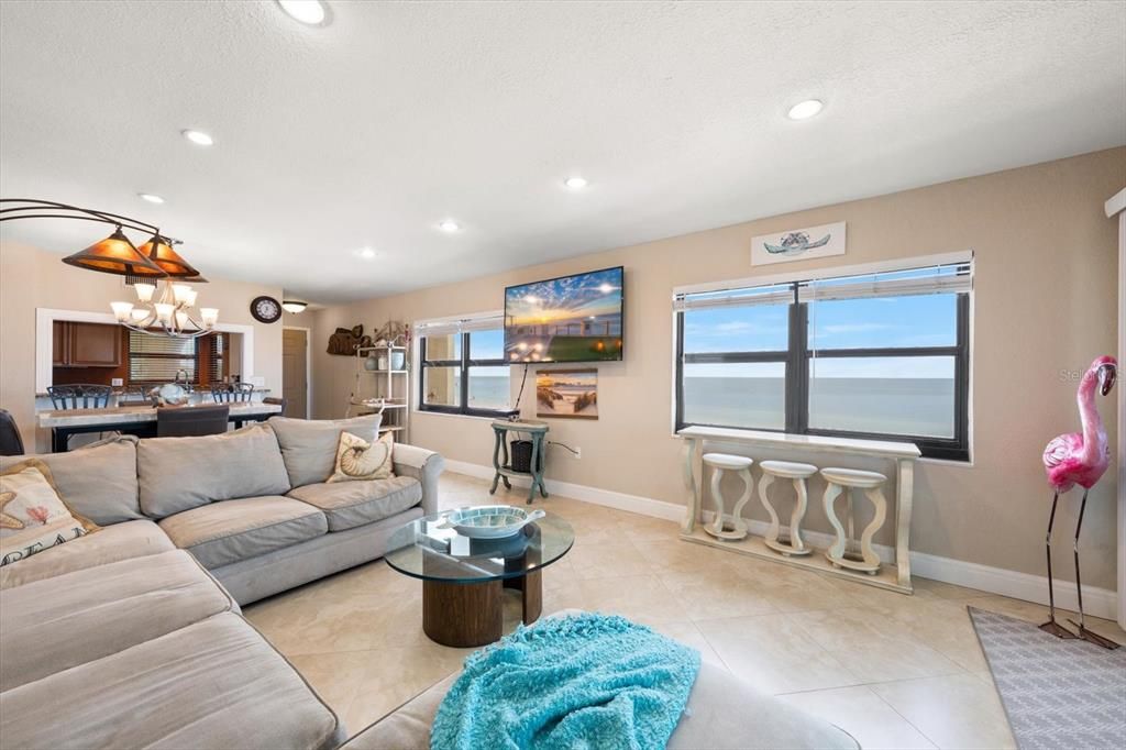 En Venta: $955,000 (2 camas, 2 baños, 1050 Pies cuadrados)