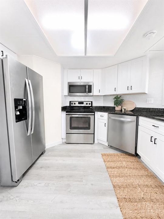 На продажу: $149,000 (2 спален, 2 ванн, 1056 Квадратных фут)