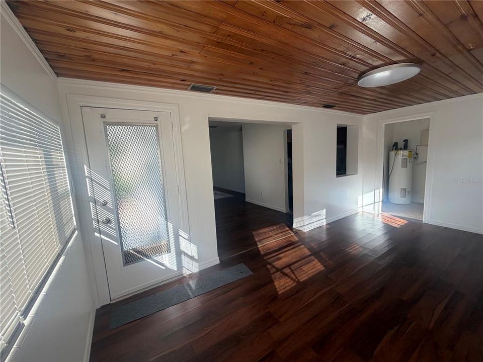 В аренду: $3,200 (3 спален, 1 ванн, 1162 Квадратных фут)