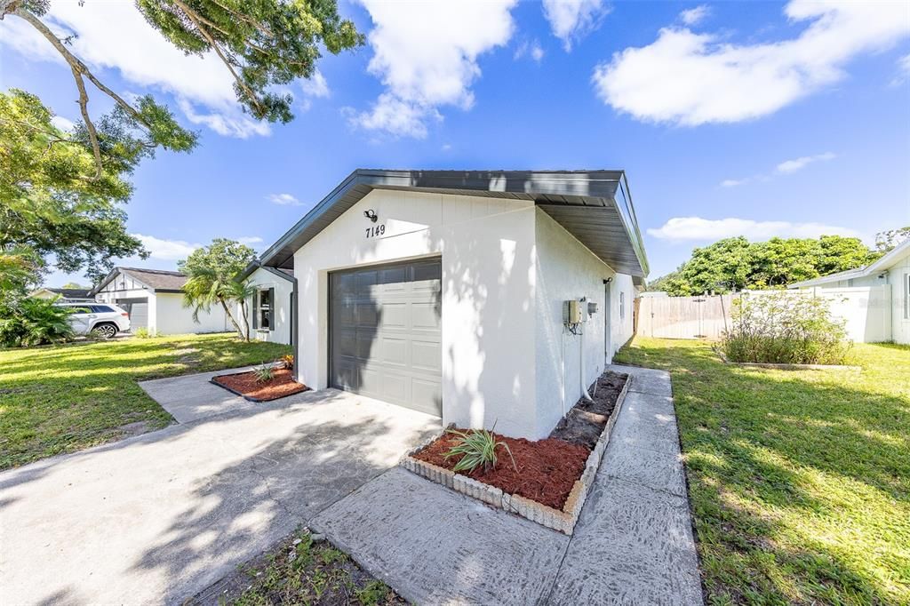 For Sale: $475,000 (3 beds, 2 baths, 1518 Square Feet)