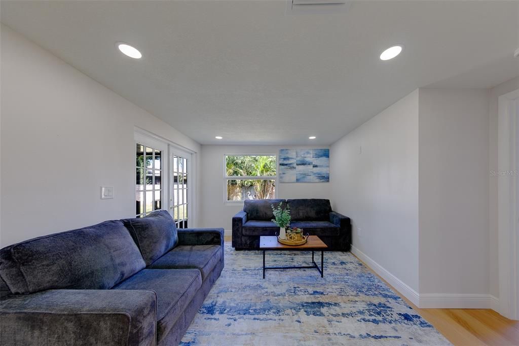 For Sale: $475,000 (3 beds, 2 baths, 1518 Square Feet)