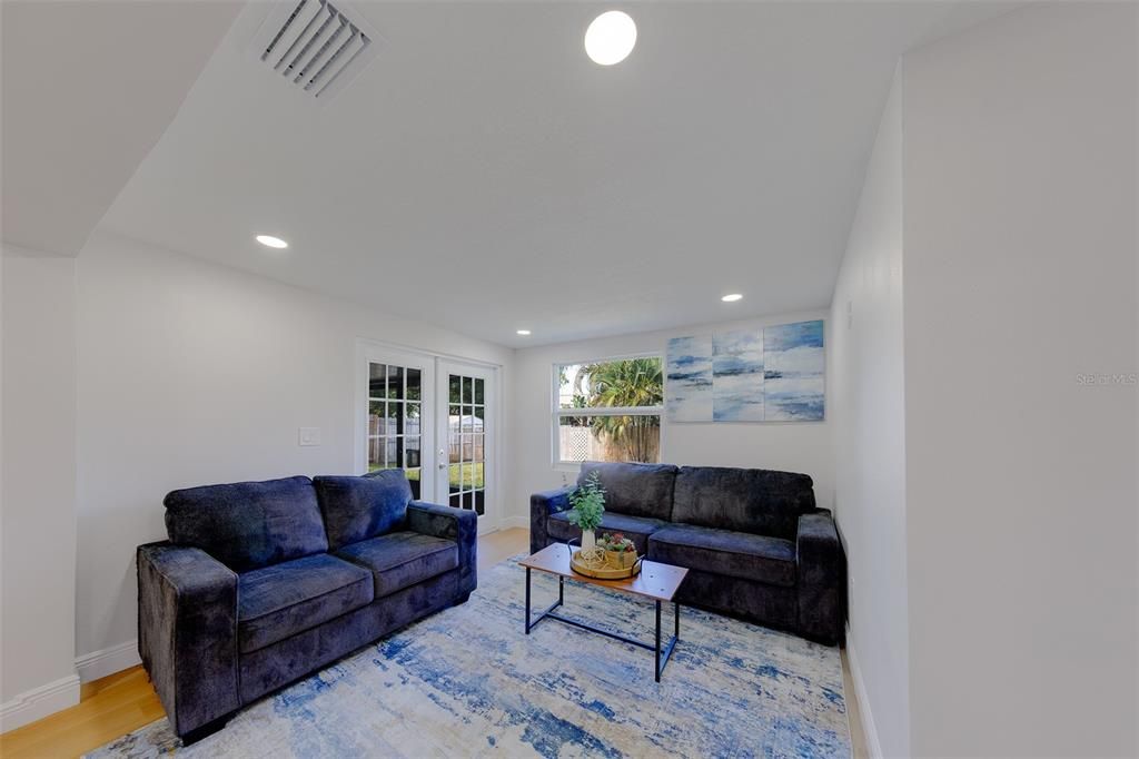 For Sale: $475,000 (3 beds, 2 baths, 1518 Square Feet)