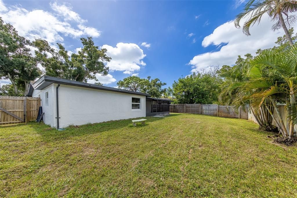 For Sale: $475,000 (3 beds, 2 baths, 1518 Square Feet)
