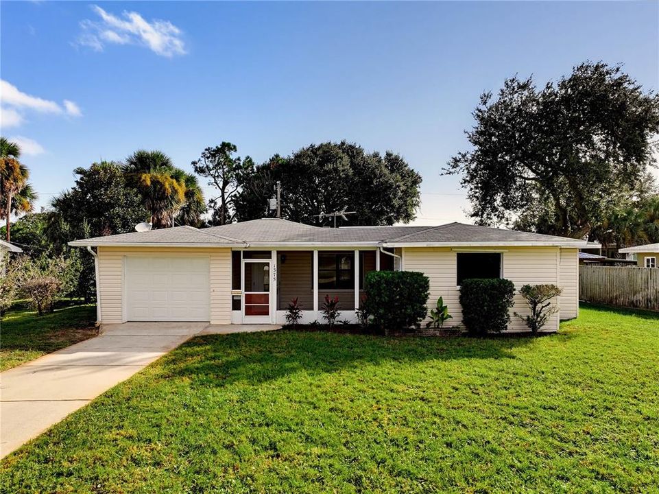 For Sale: $339,900 (2 beds, 2 baths, 1344 Square Feet)