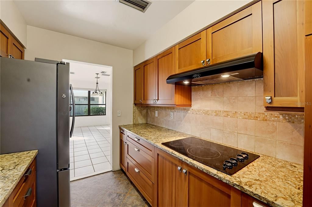 For Sale: $339,900 (2 beds, 2 baths, 1344 Square Feet)