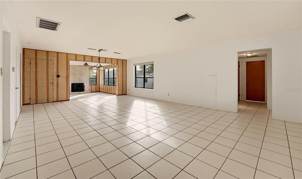 For Sale: $339,900 (2 beds, 2 baths, 1344 Square Feet)