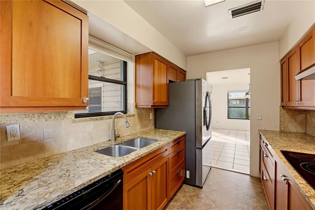 For Sale: $339,900 (2 beds, 2 baths, 1344 Square Feet)