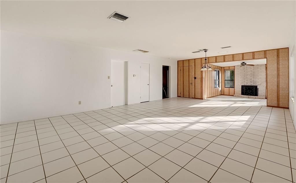 For Sale: $339,900 (2 beds, 2 baths, 1344 Square Feet)