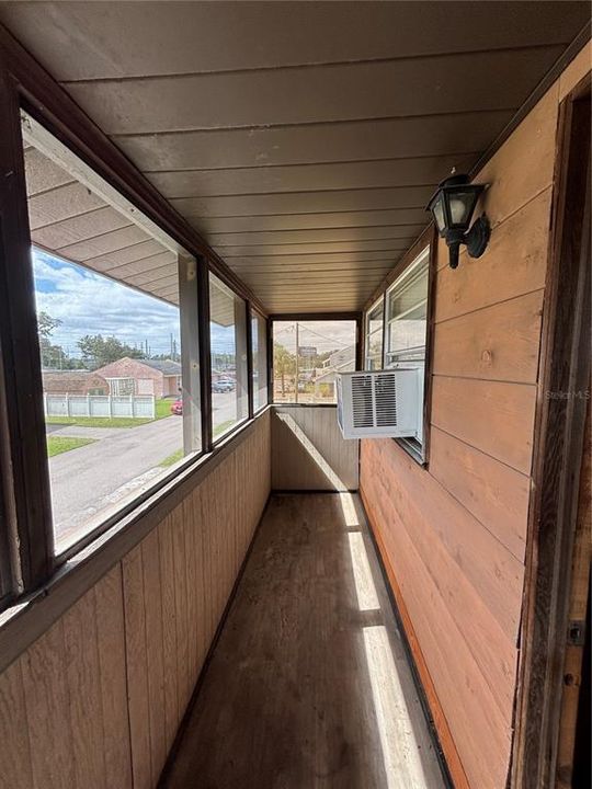For Rent: $1,150 (1 beds, 1 baths, 1000 Square Feet)
