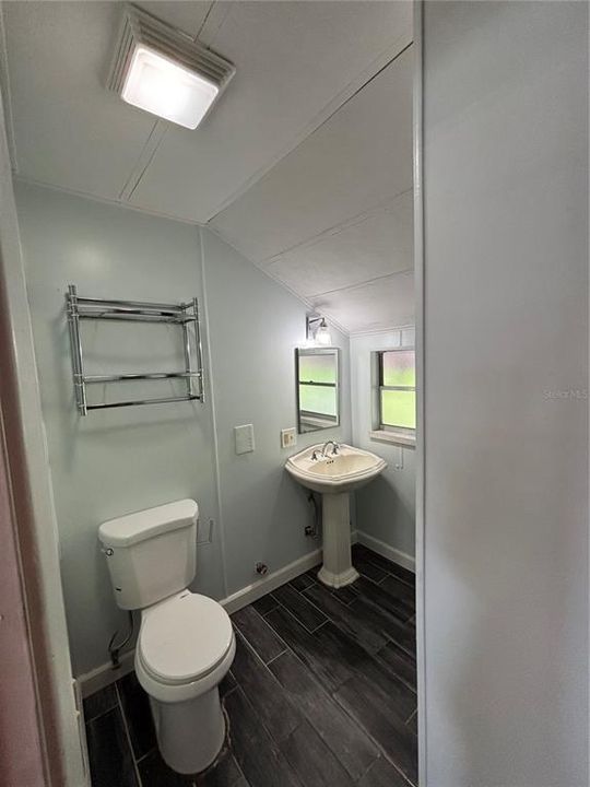 For Rent: $1,150 (1 beds, 1 baths, 1000 Square Feet)