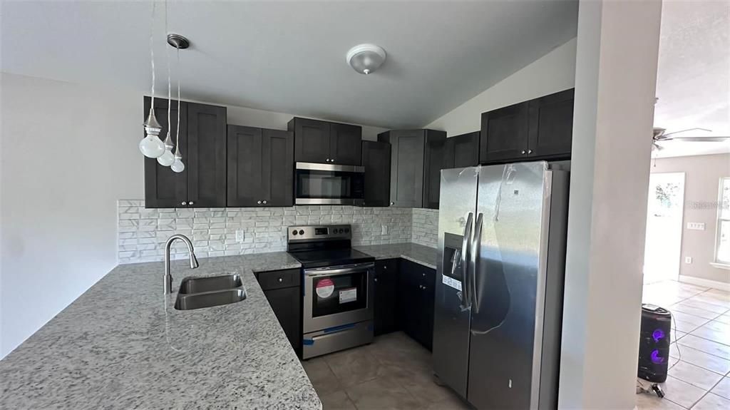 В аренду: $1,600 (2 спален, 2 ванн, 1072 Квадратных фут)