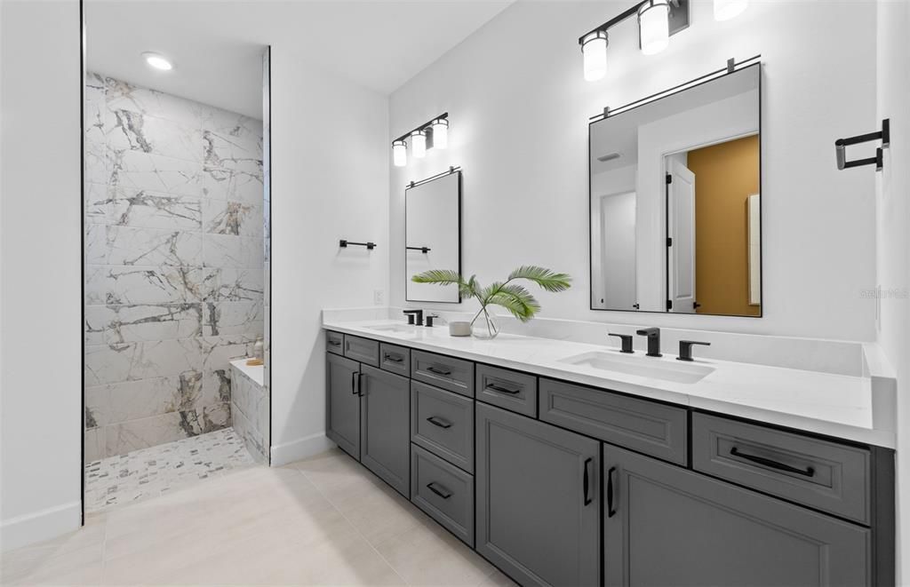 En Venta: $1,121,649 (3 camas, 3 baños, 2808 Pies cuadrados)