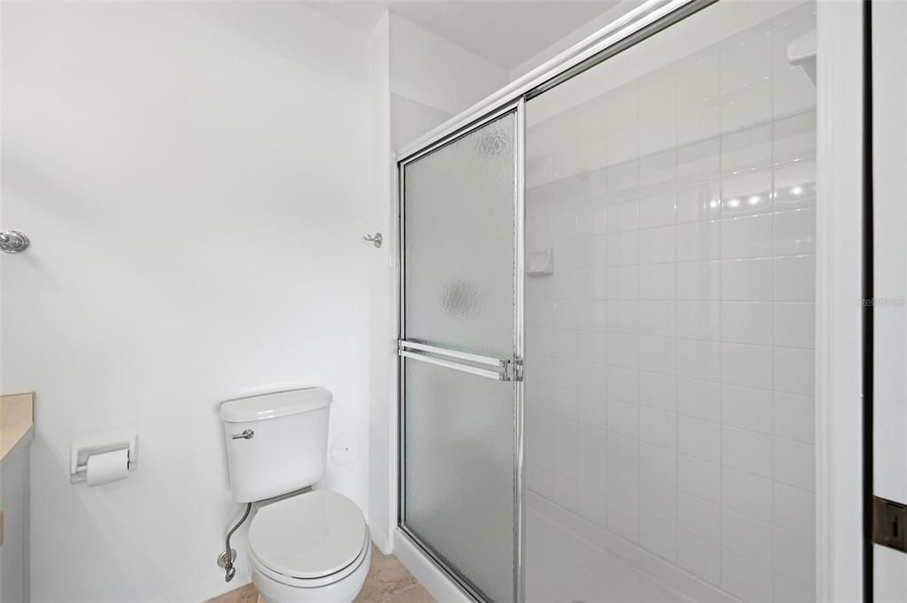 На продажу: $139,000 (2 спален, 2 ванн, 947 Квадратных фут)