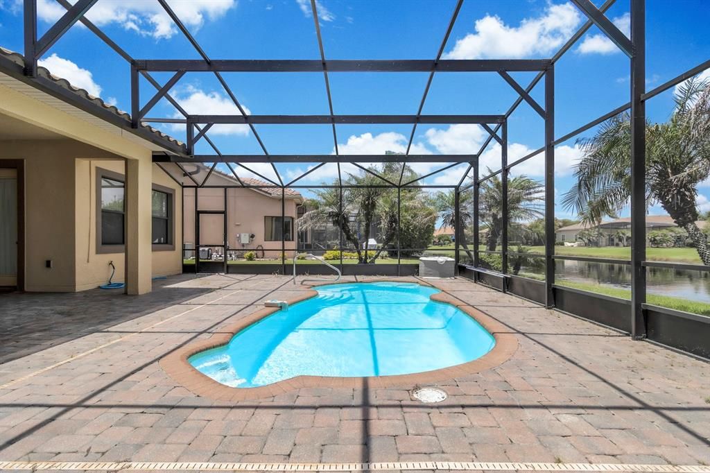 En Venta: $600,000 (3 camas, 3 baños, 2466 Pies cuadrados)