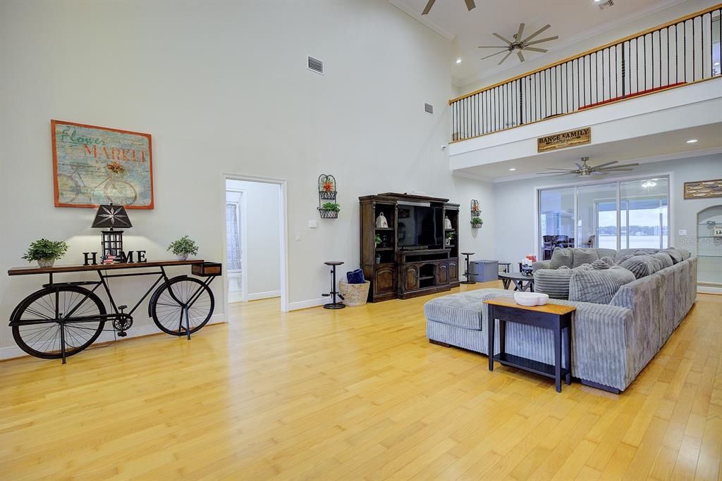 For Sale: $2,588,000 (8 beds, 7 baths, 8158 Square Feet)