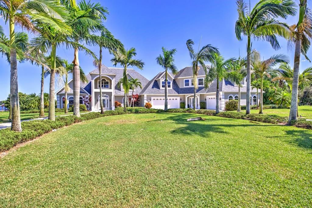 For Sale: $2,588,000 (8 beds, 7 baths, 8158 Square Feet)