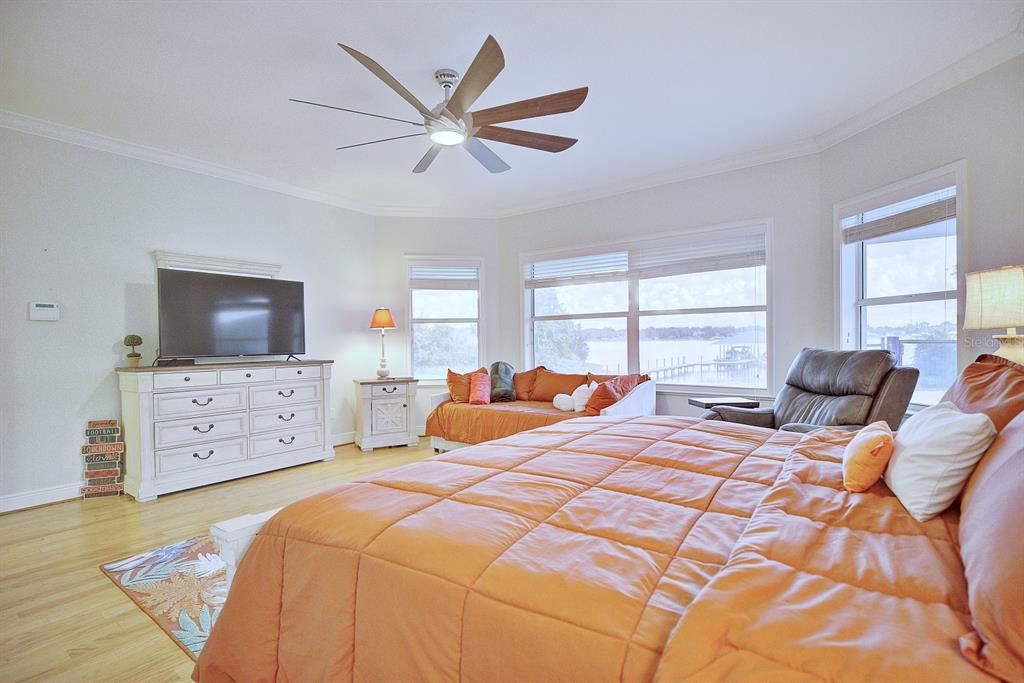 For Sale: $2,588,000 (8 beds, 7 baths, 8158 Square Feet)