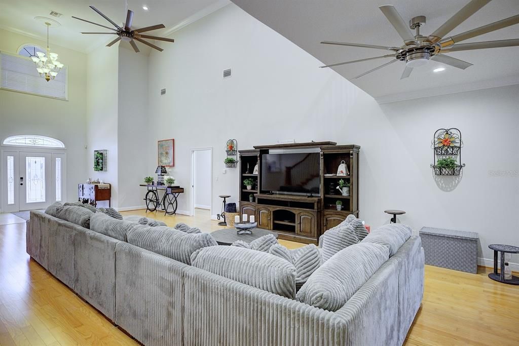 For Sale: $2,588,000 (8 beds, 7 baths, 8158 Square Feet)