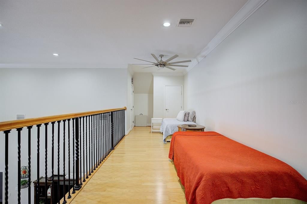 For Sale: $2,588,000 (8 beds, 7 baths, 8158 Square Feet)