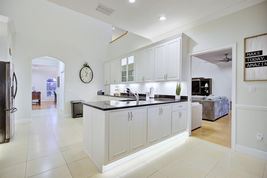 For Sale: $2,588,000 (8 beds, 7 baths, 8158 Square Feet)