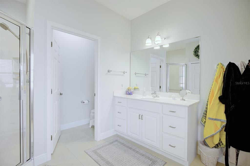 For Sale: $2,588,000 (8 beds, 7 baths, 8158 Square Feet)