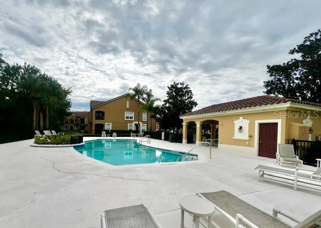 For Rent: $2,450 (3 beds, 2 baths, 1570 Square Feet)