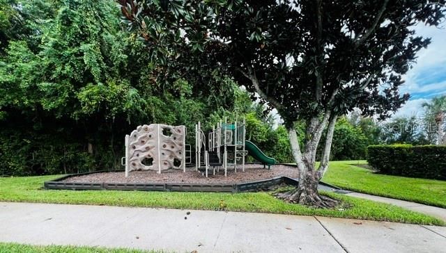 For Rent: $2,450 (3 beds, 2 baths, 1570 Square Feet)