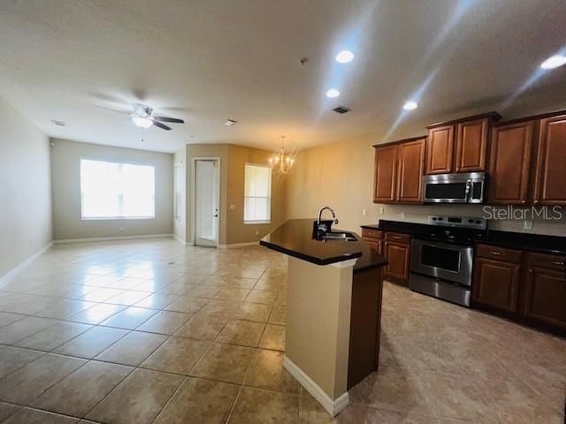 For Rent: $2,450 (3 beds, 2 baths, 1570 Square Feet)